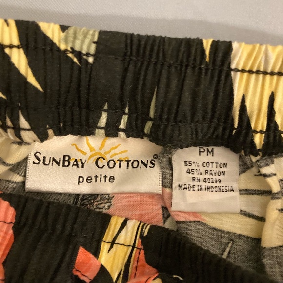 Sun bay cotton’s Hawaiian floral pants - Picture 3 of 3